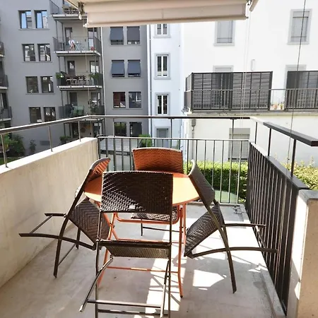 Lägenhet Very And Modern 2br Near - Flower 13 Zürich