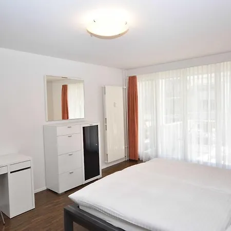Very And Modern 2br Near - Flower 13 شقة