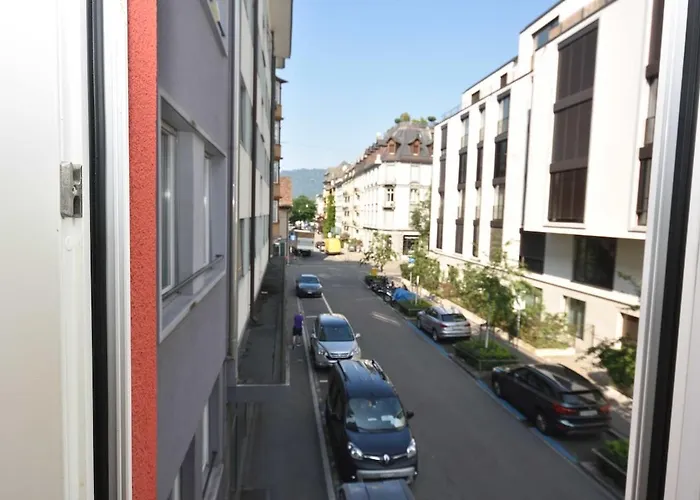 Very And Modern 2br Near - Flower 13 Appartamento